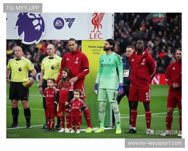 利物浦角球战术再现，门前争顶致胜