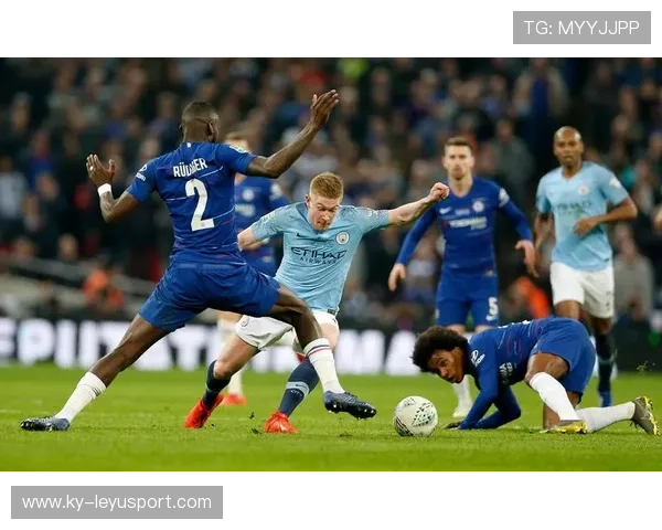 伯恩茅斯跑动积极制造空间